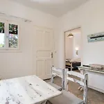Retreats 1 Paros *
