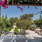 Retreats 1 Paros * Isterni (Paros)