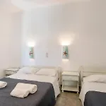 Retreats 1 Paros * Isterni (Paros)