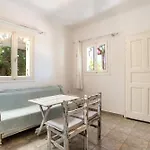 Retreats 1 Paros بيت للعطل