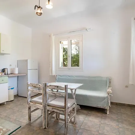 度假居 Retreats 1 Paros *