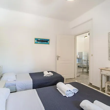 Retreats 1 Paros Isterni (Paros)