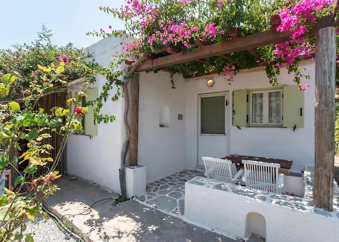 Retreats 1 Paros Isterni (Paros)